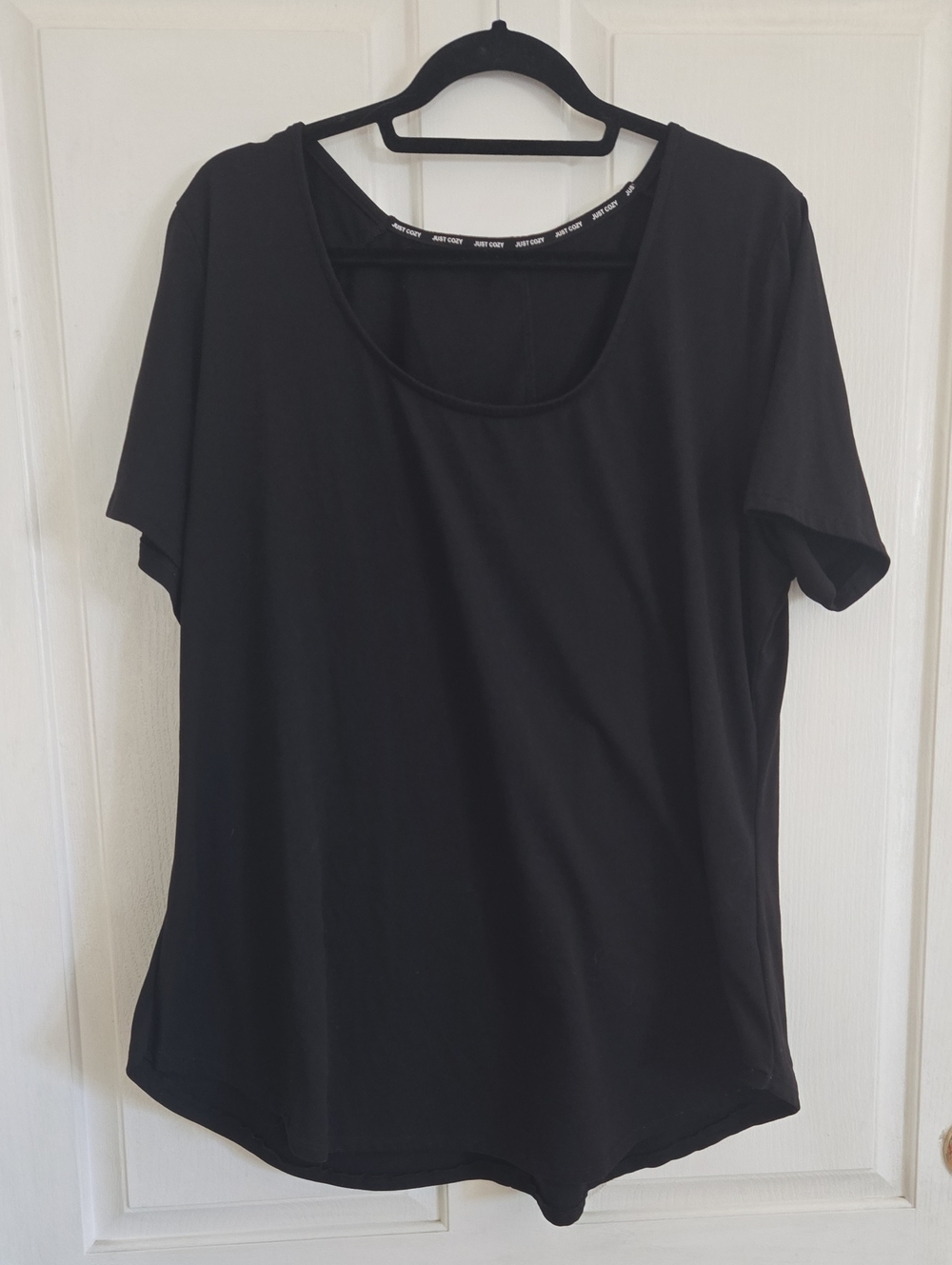 Women's Black Scoop Neck Short Sleeve Tee